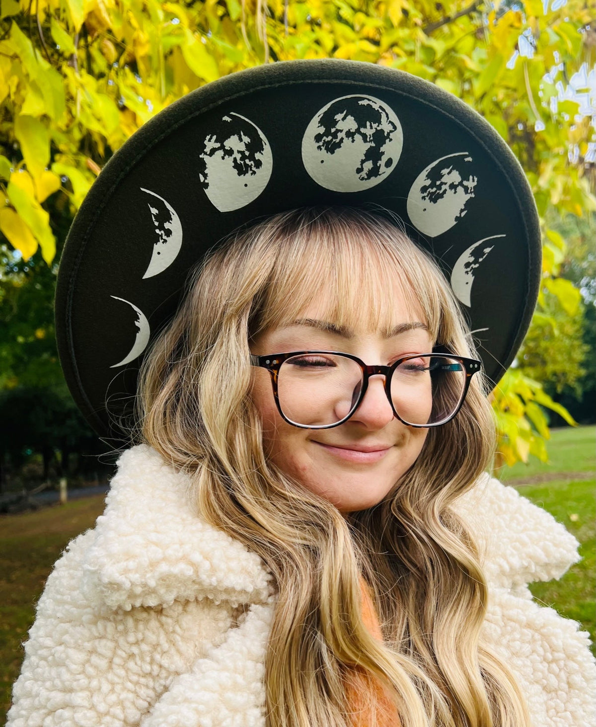 Fox & Fable - Vegan Felt Wide Brim Hat - XL Brim - Olive - Large Moon Phase