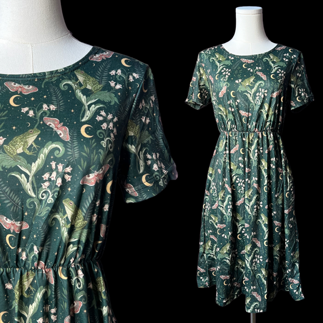T-shirt Dress - Floral Frogs