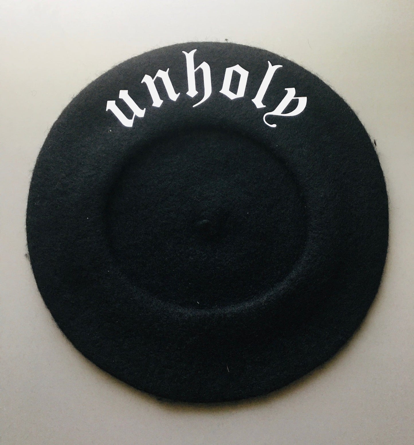 Vegan Beret - unholy