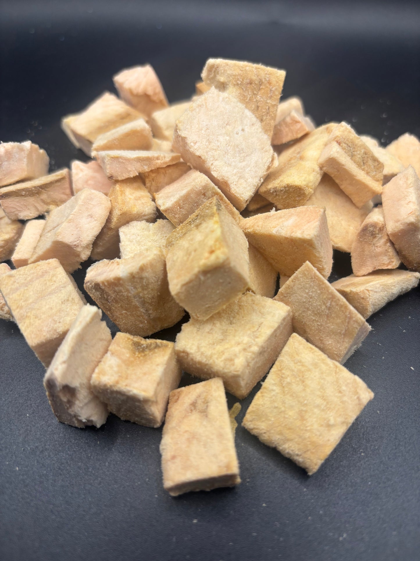 Freeze Dried Dog & Cat Treats – Single Ingredient, High Protein, Grain Free | Natural Cat & Dog Training Snacks, Human-Grade Salmon