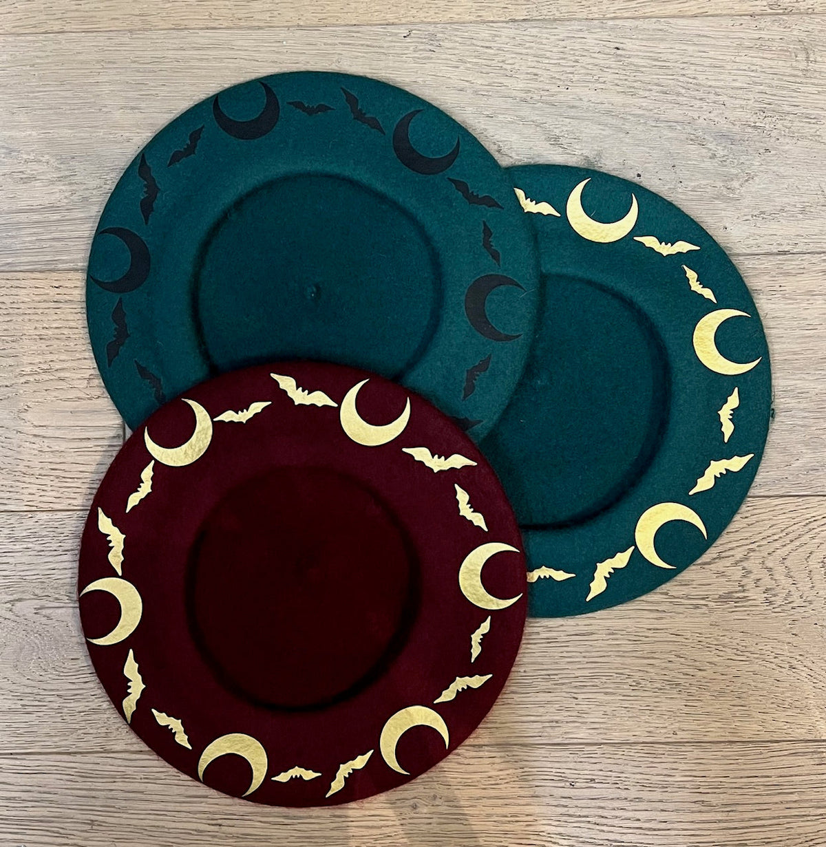 Vegan Beret - Emerald - Black Bat Moon