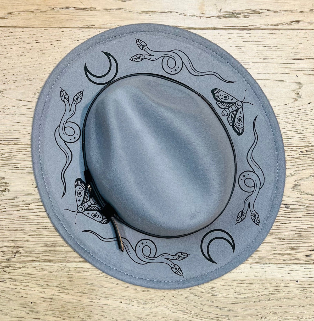 Vegan Felt Wide Brim Hat - Grey - Black Snake Moon