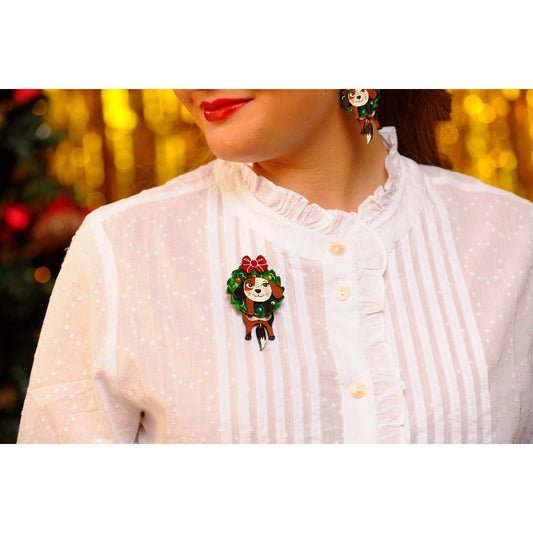 Dog in A Christmas Wreath Brooch by Laliblue