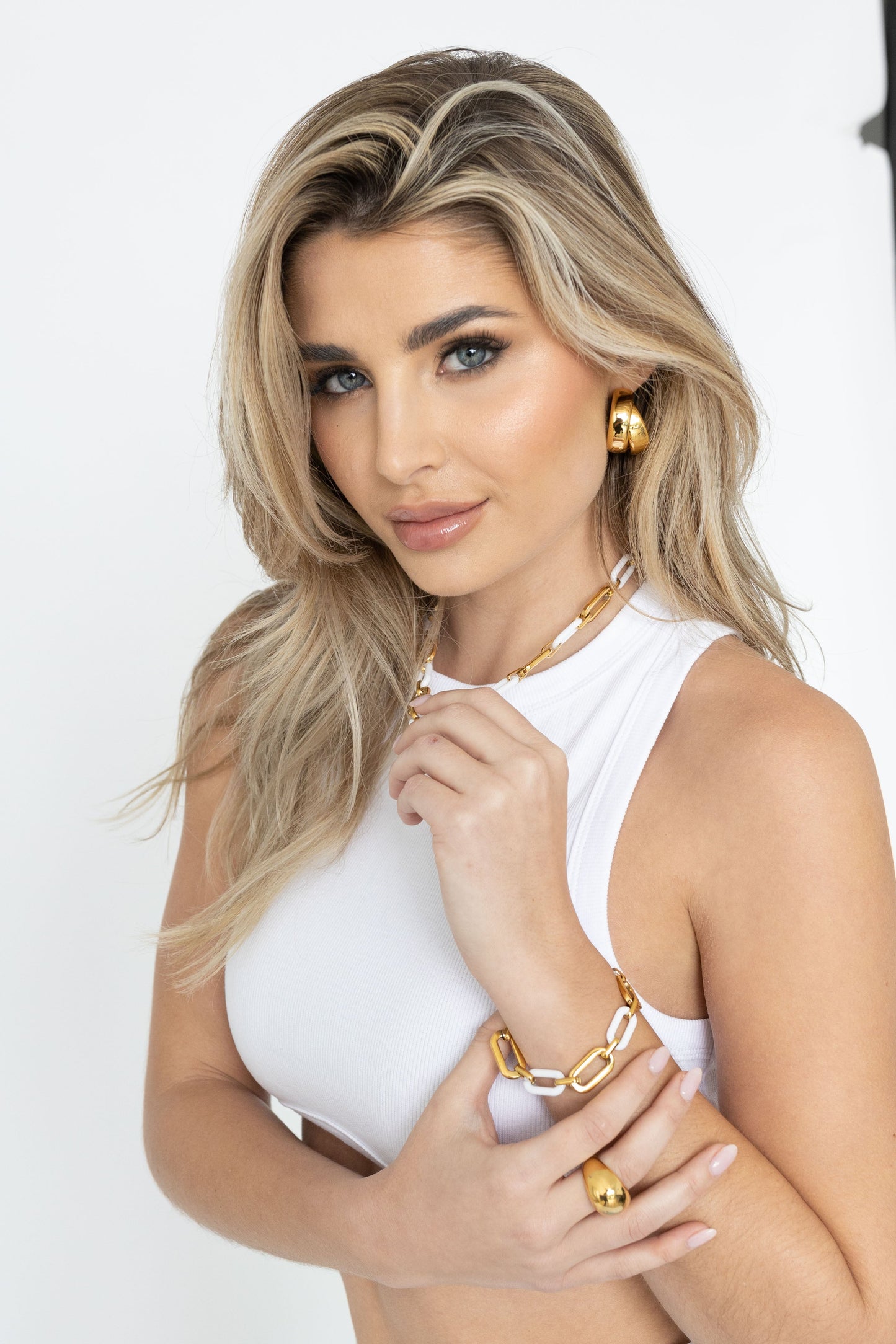 Jenna Acrylic Necklace - White