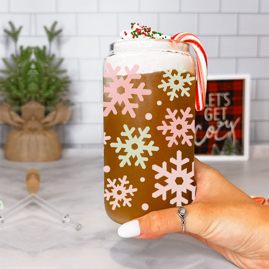 Pastel Snowflakes 17oz