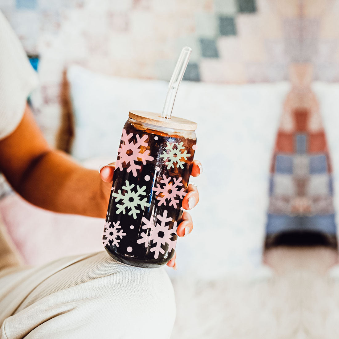 Pastel Snowflakes 17oz