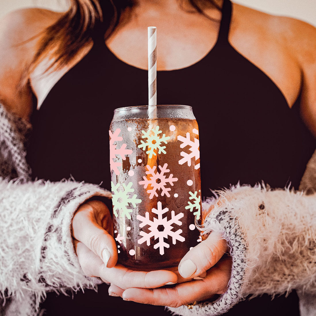 Pastel Snowflakes 17oz