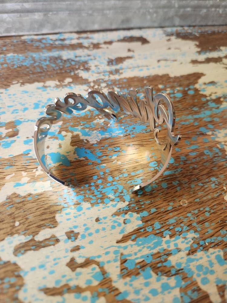 Chingona Metal Cuff