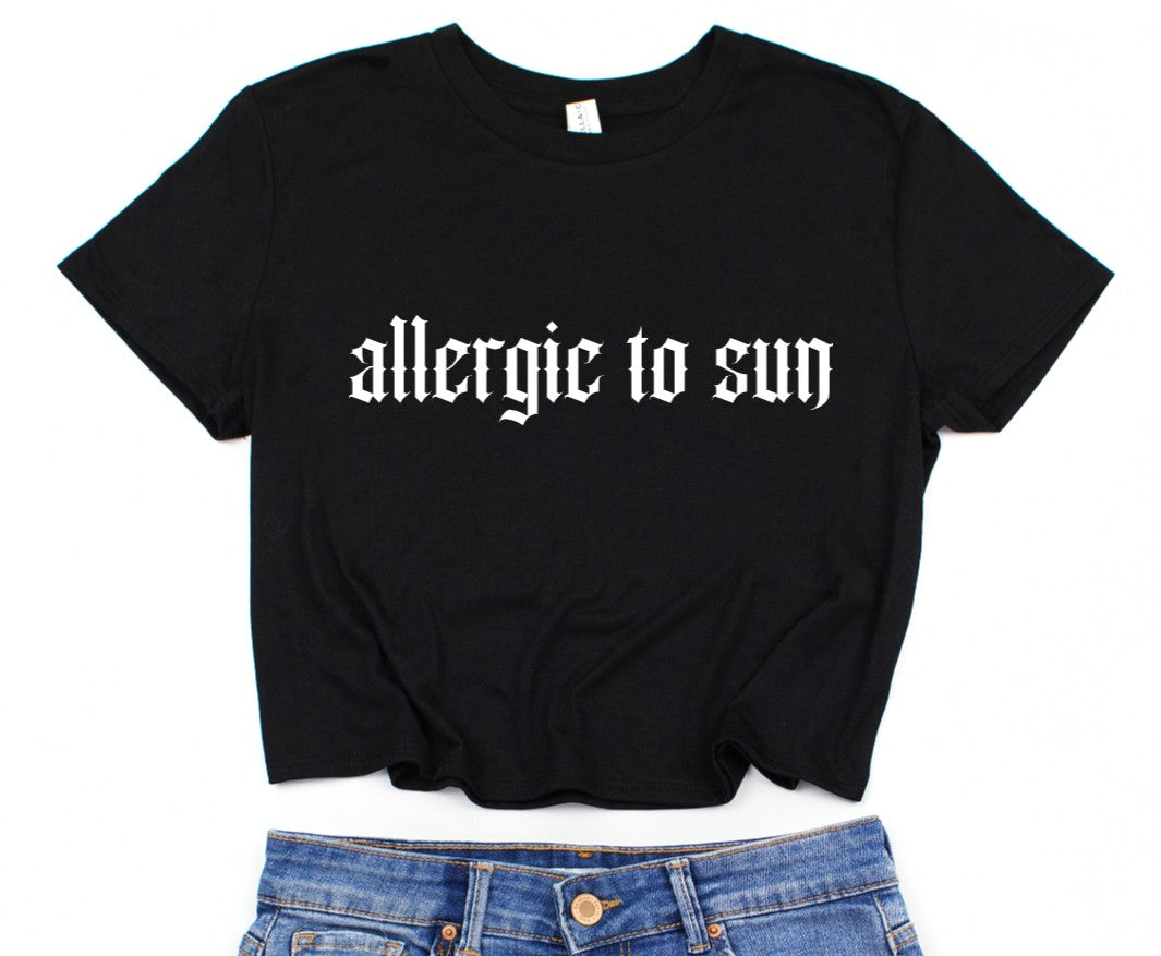 Cropped T-Shirt - allergic to sun