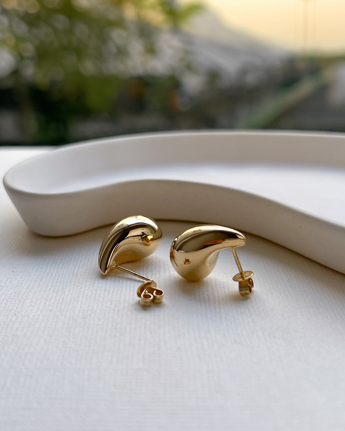 14K Gold Large Teardrop Stud Earrings
