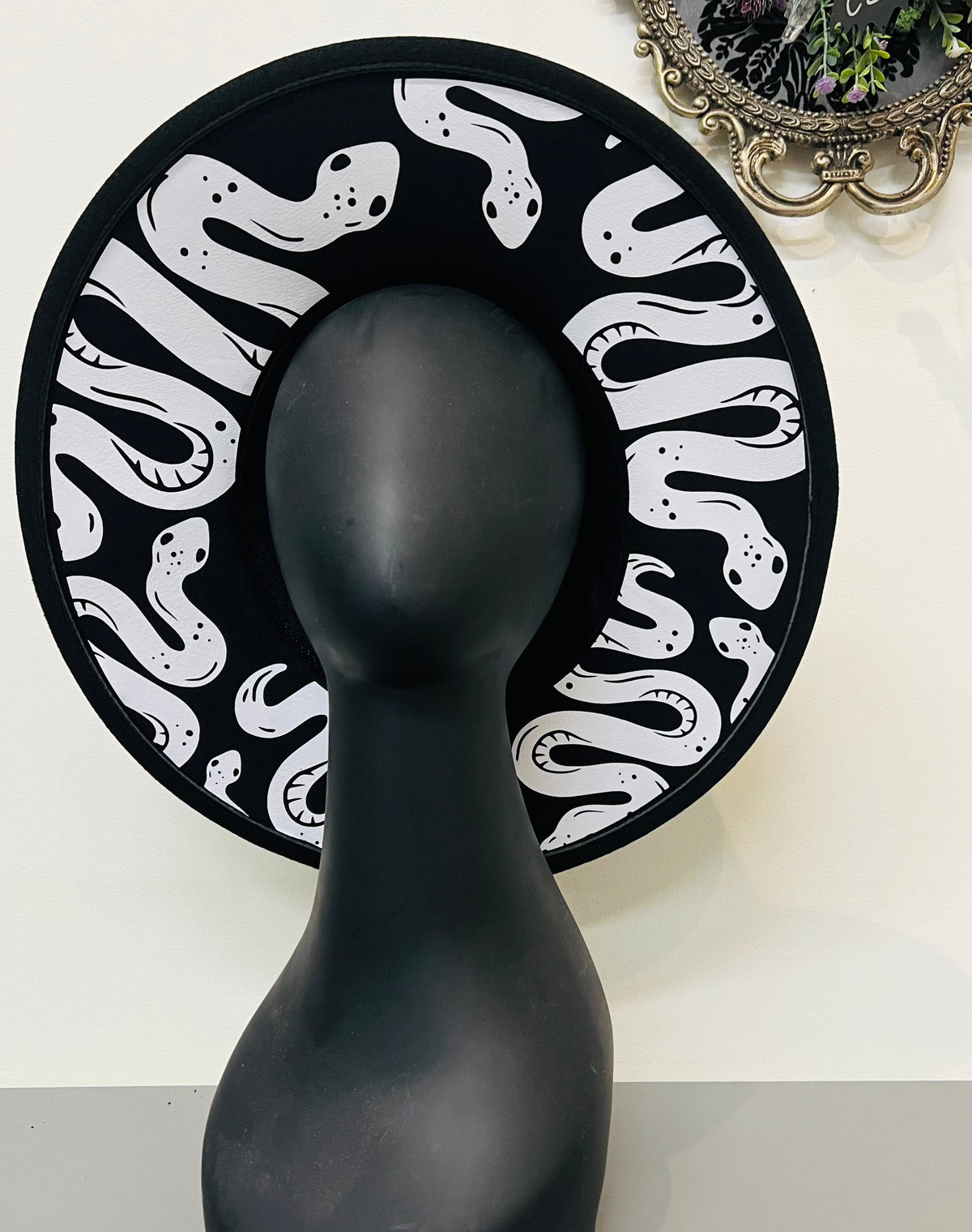 Vegan Felt Hat - XL Brim - Snakes