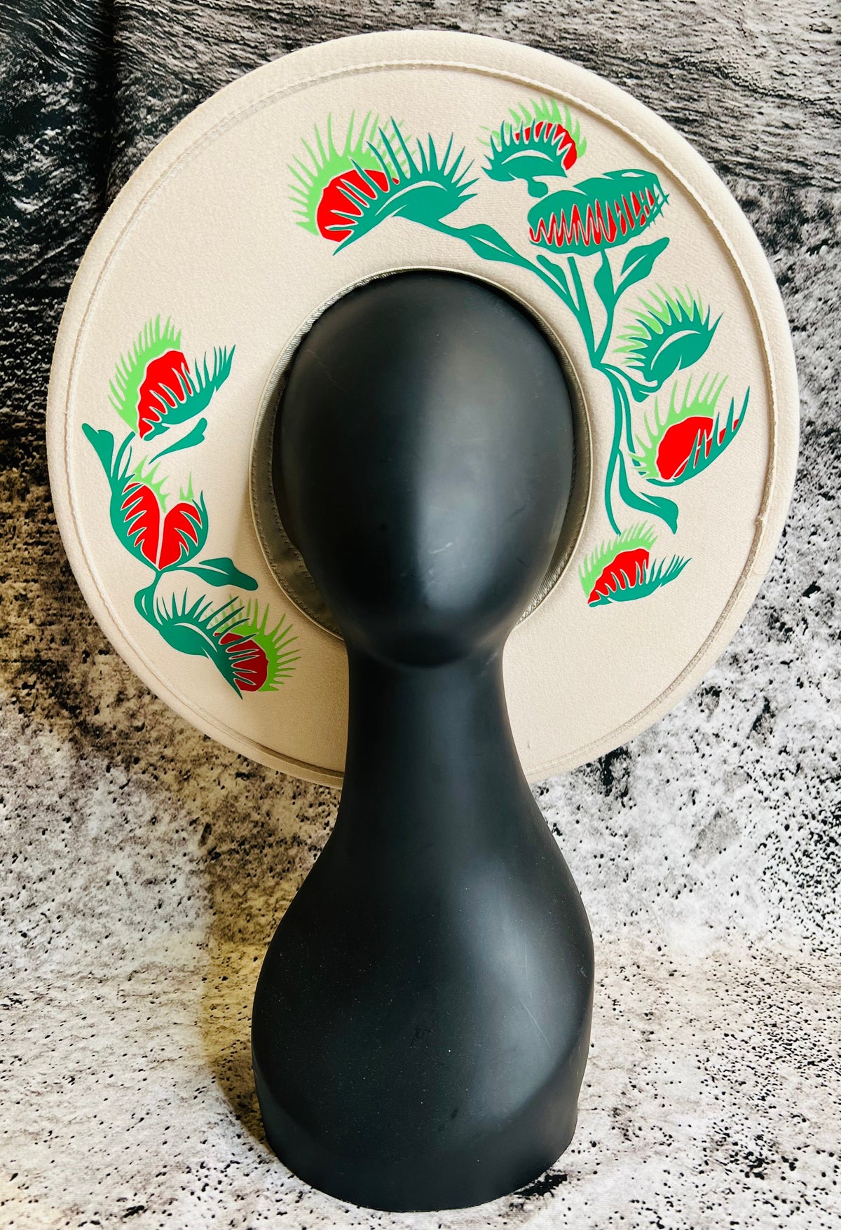 Fox & Fable - Vegan Felt Wide Brim Hat - XL Brim - Cream - Venus Fly Traps