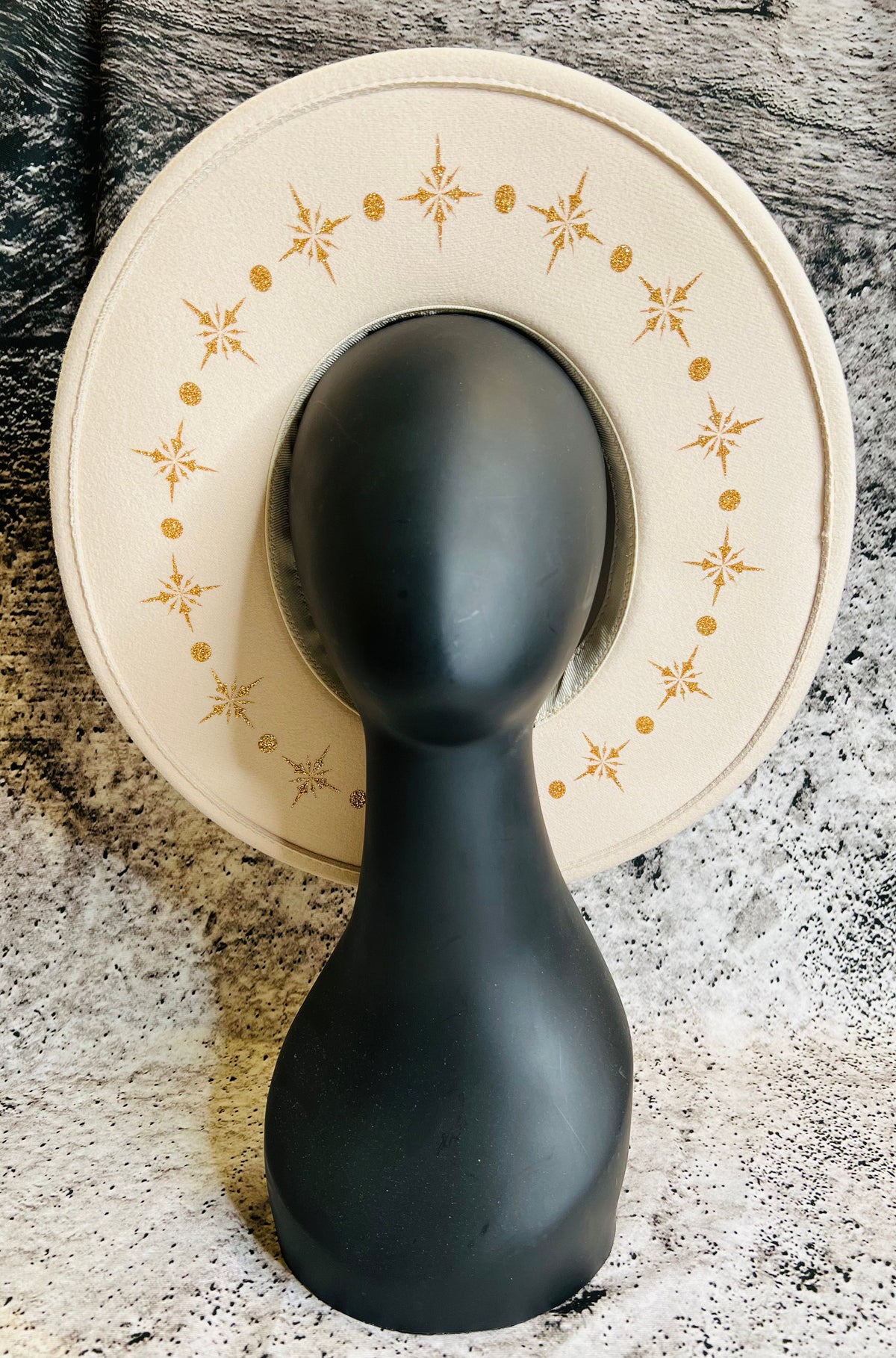 Fox & Fable - Vegan Felt Wide Brim Hat - XL Brim - Cream - Gold Starburst