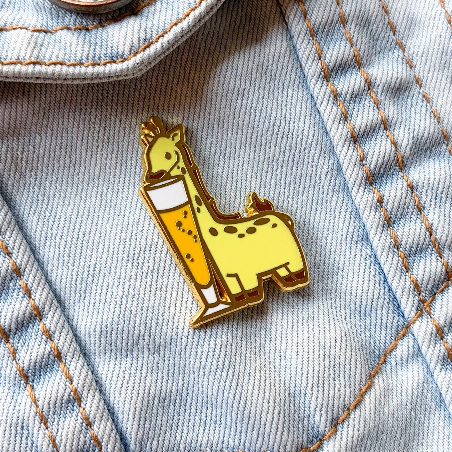 Giraffe x Beer Pin