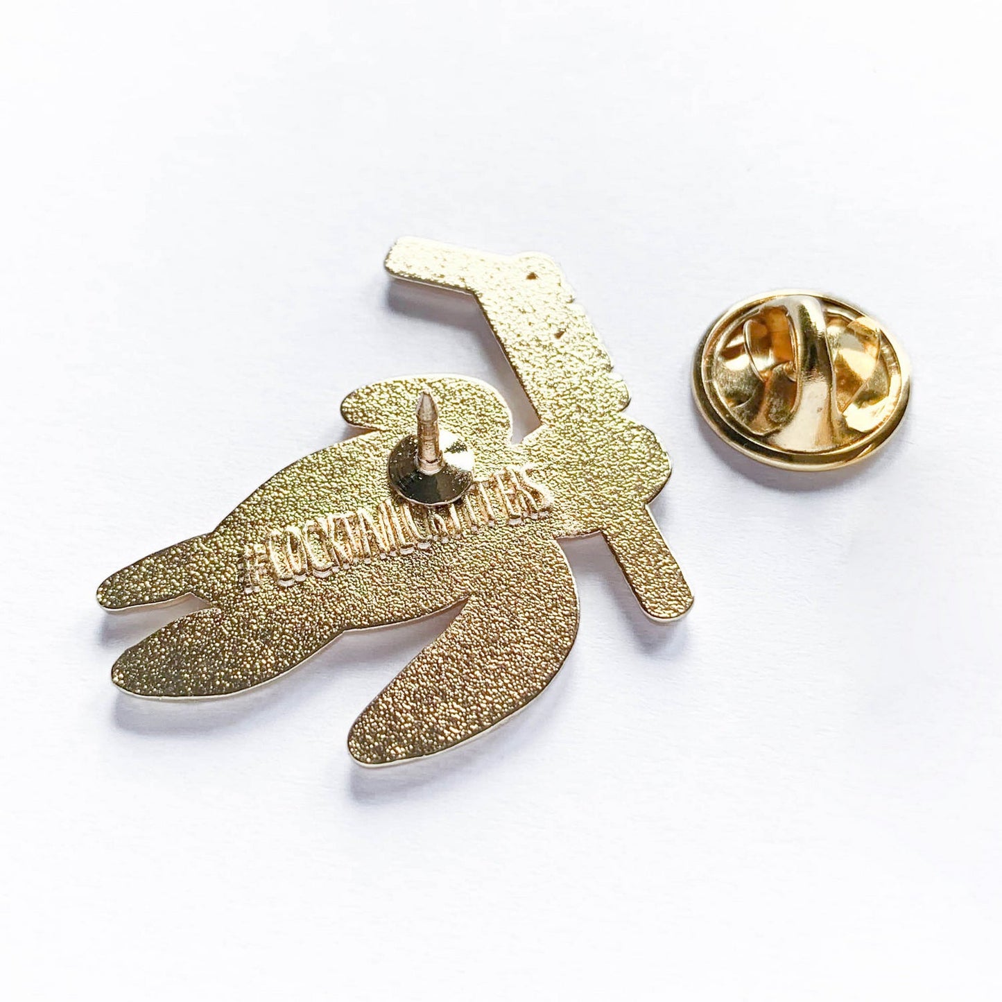 Turtle (No Straws) Pin