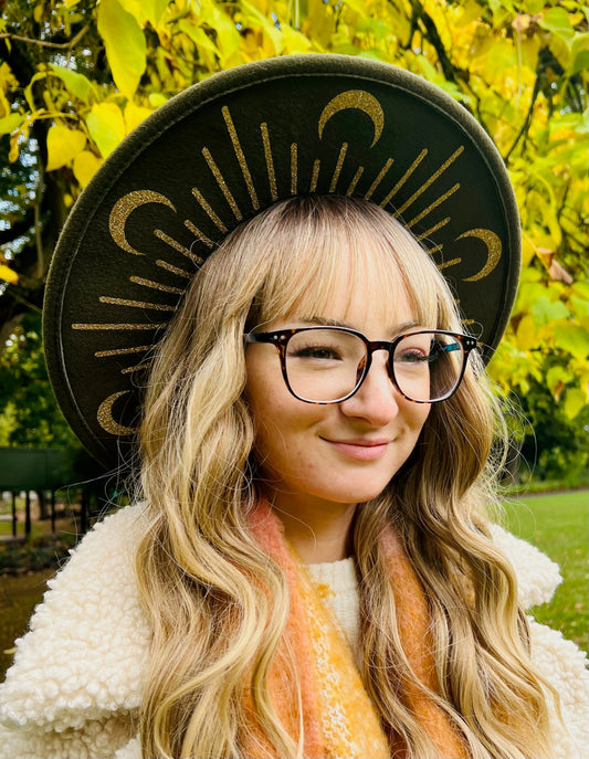 Fox & Fable - Vegan Felt Wide Brim Hat - XL Brim - Olive - Gold Moonburst