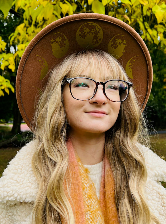 Fox & Fable - Vegan Felt Wide Brim Hat - XL Brim - Caramel - Large Moon Phase