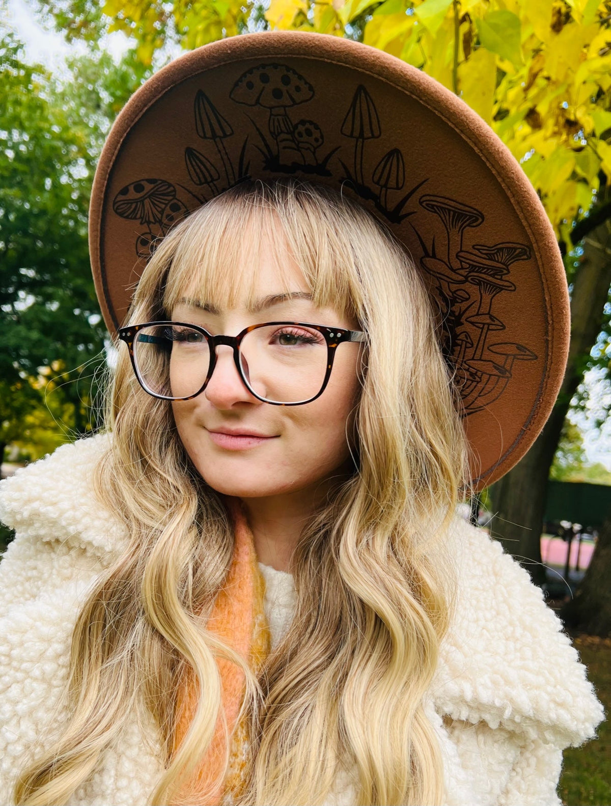 Fox & Fable - Vegan Felt Wide Brim Hat - XL Brim - Caramel - Mushrooms