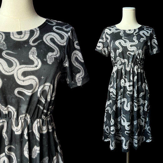 T-shirt Dress - Snake Skeletons