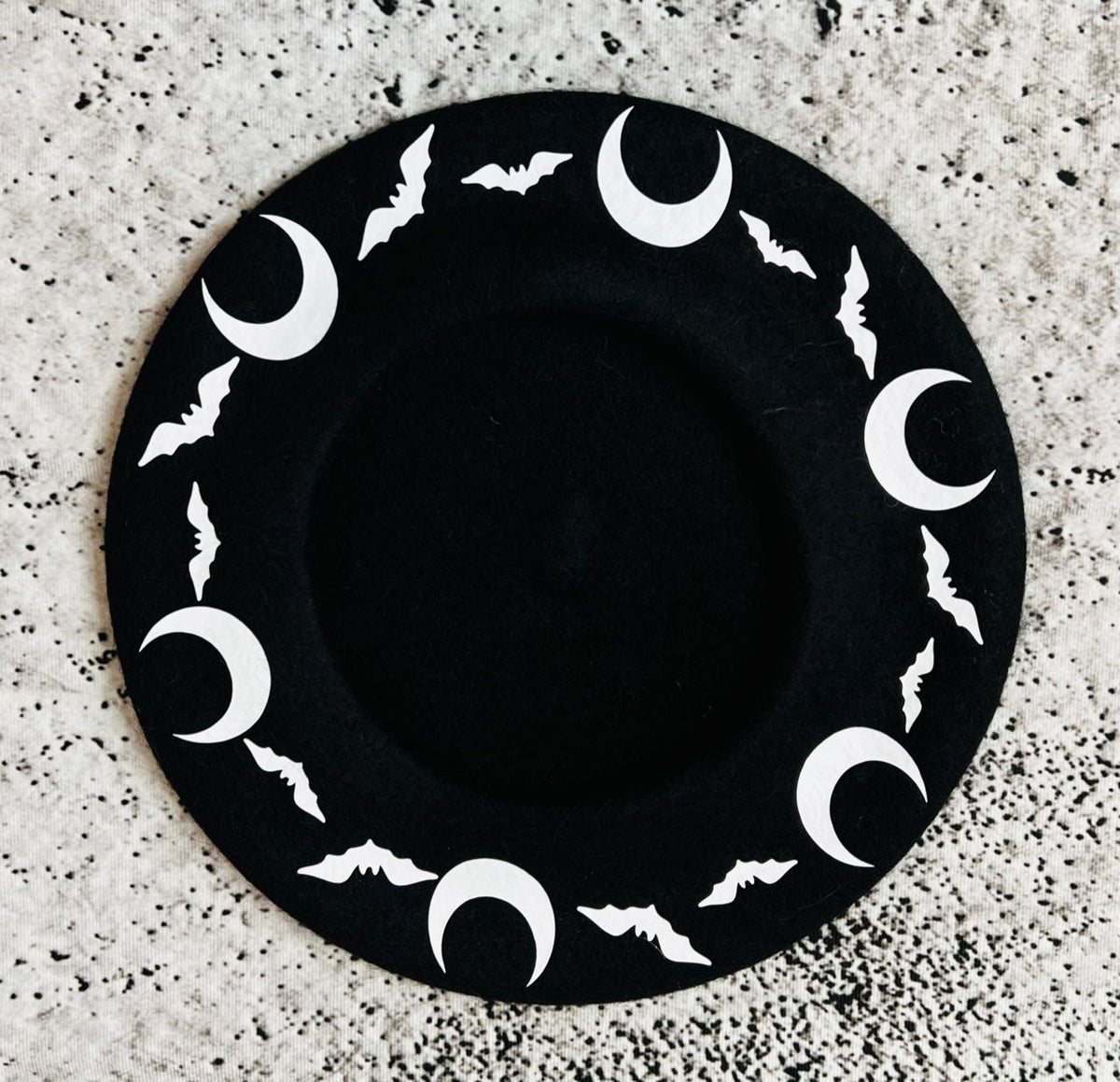 Vegan Beret - Bat Moon - B/W