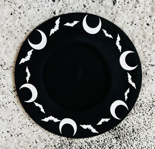 Vegan Beret - Bat Moon - B/W