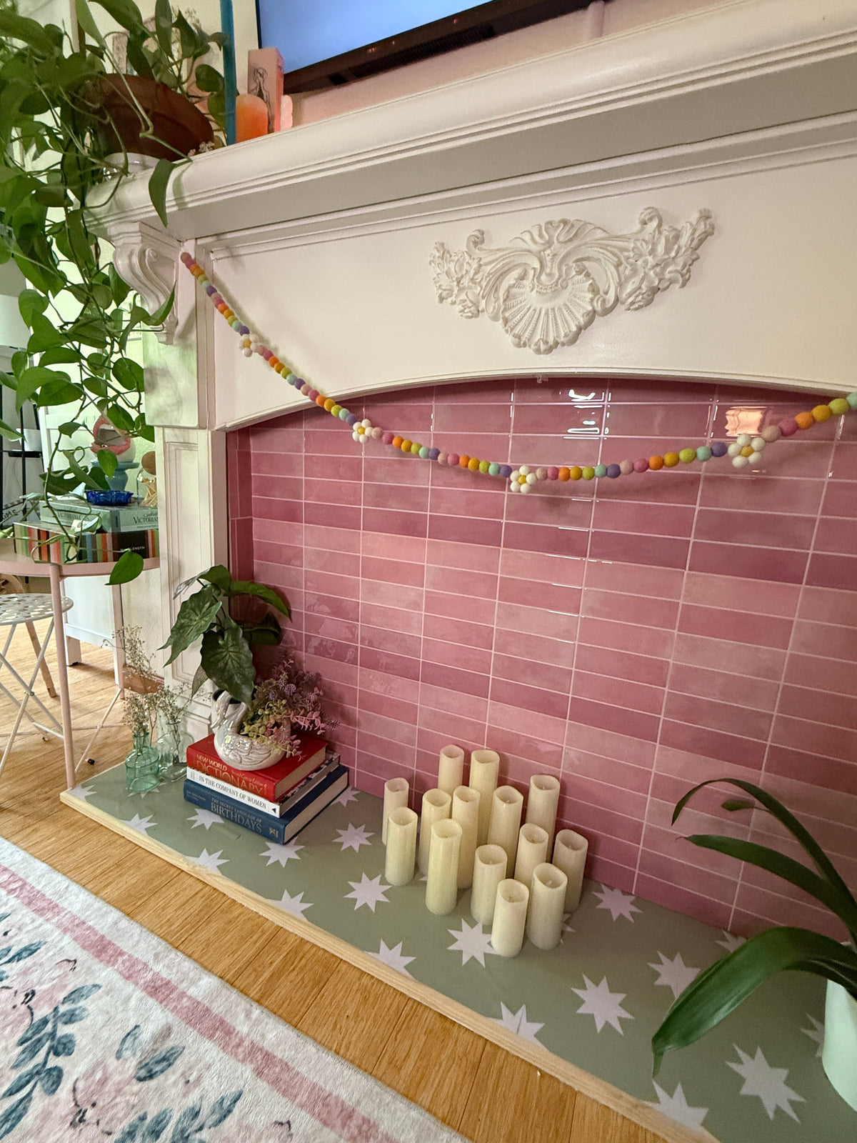 Pastel Daisy Garland