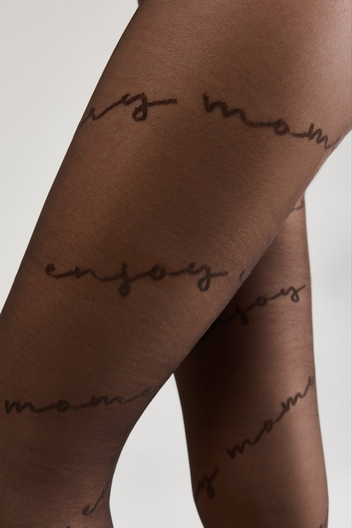 Fantasy Tights Conte Sentiment - Diagonal Inscriptions