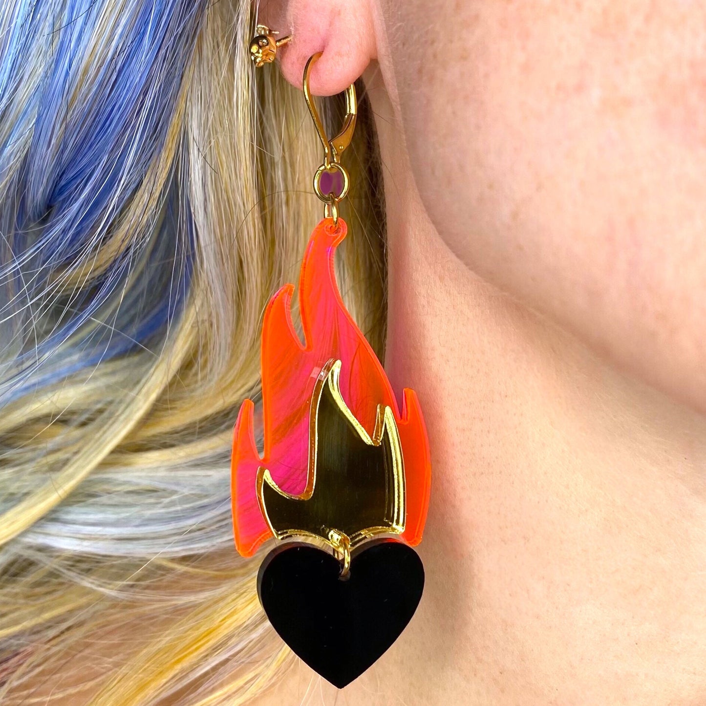 Love A La Flambé Dangle Earrings - Nightmare Hot Pink