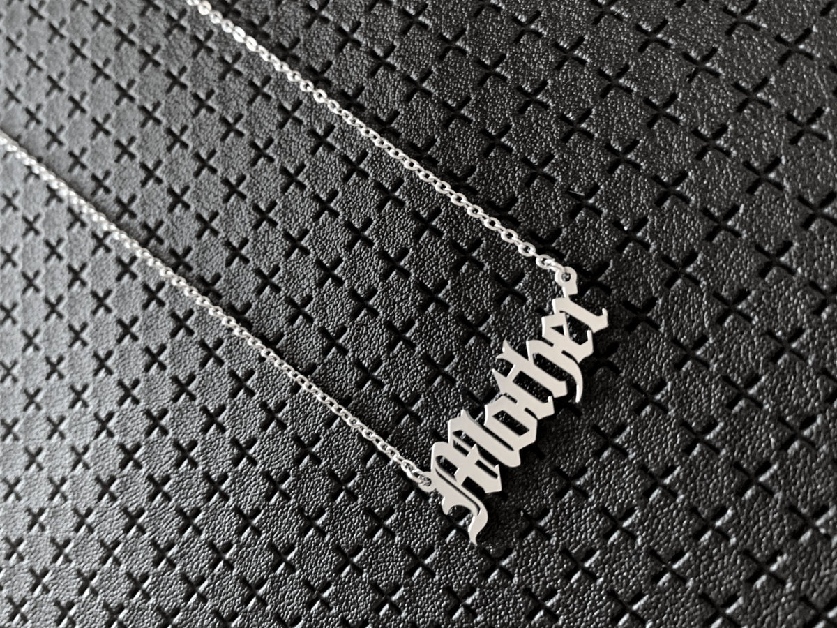 Mother Necklace in Silver