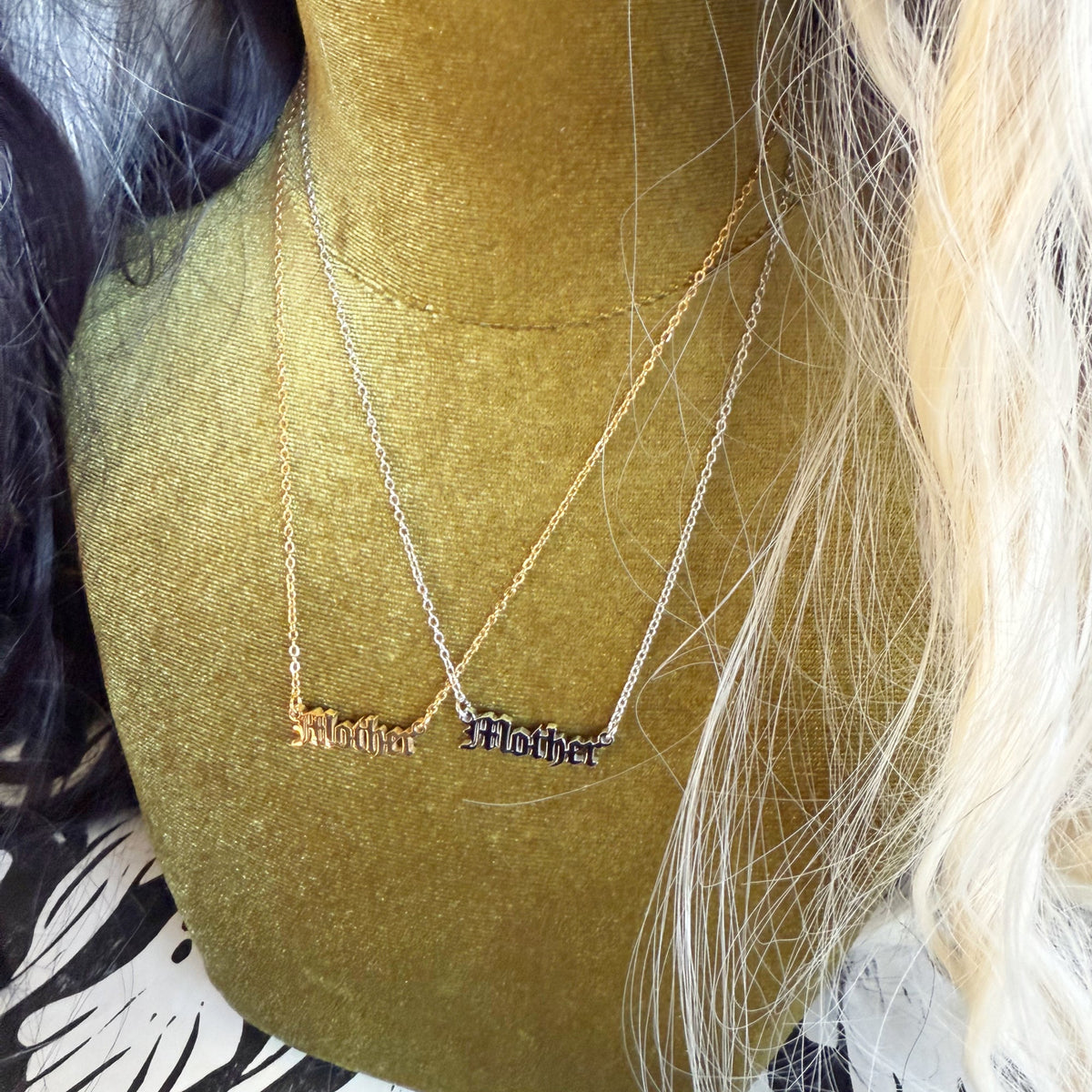 Mother Necklace in Silver