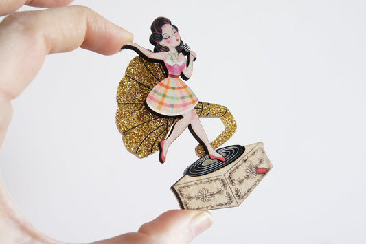 Pin Up Singer w/ Victrola Brooch by Laliblue