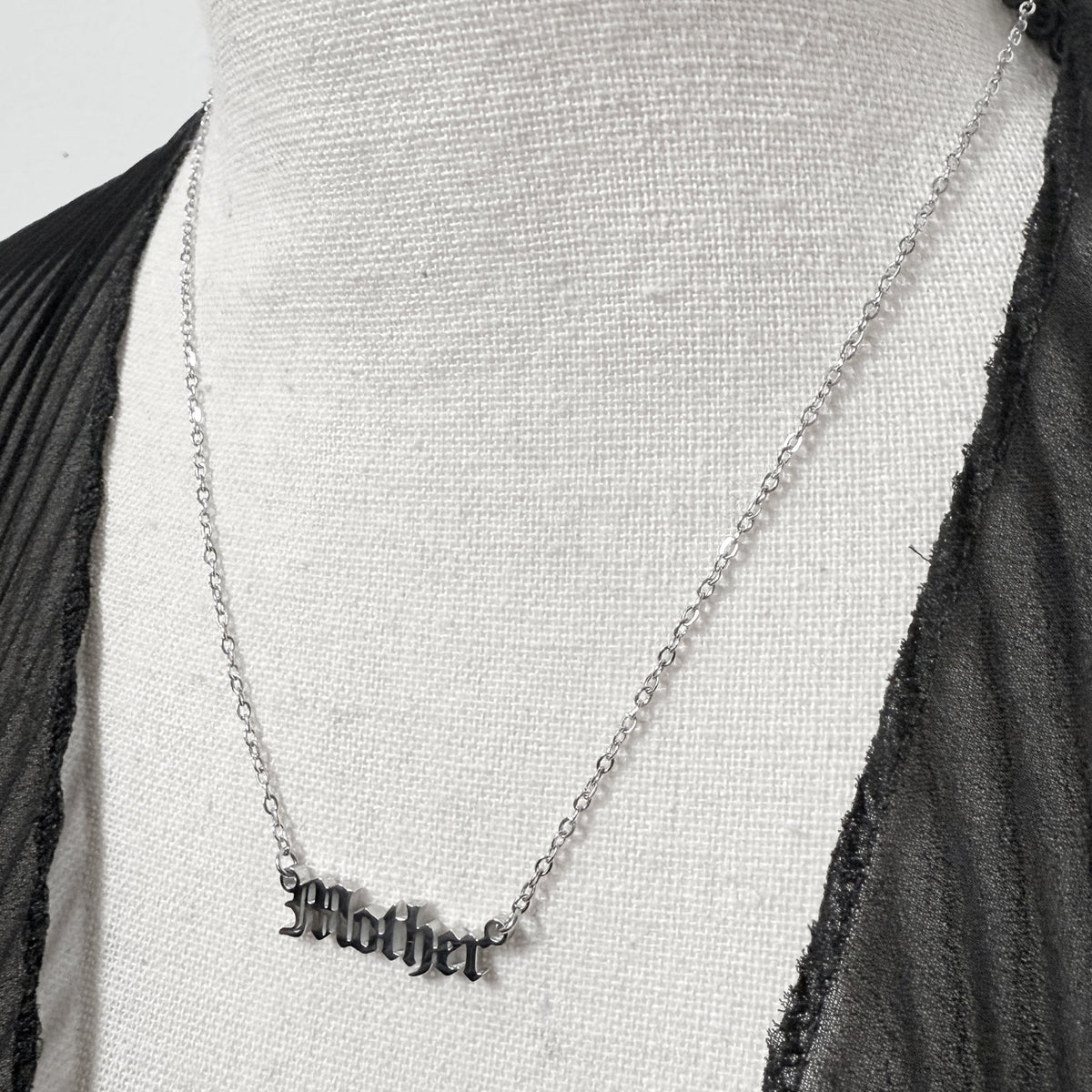 Mother Necklace in Silver